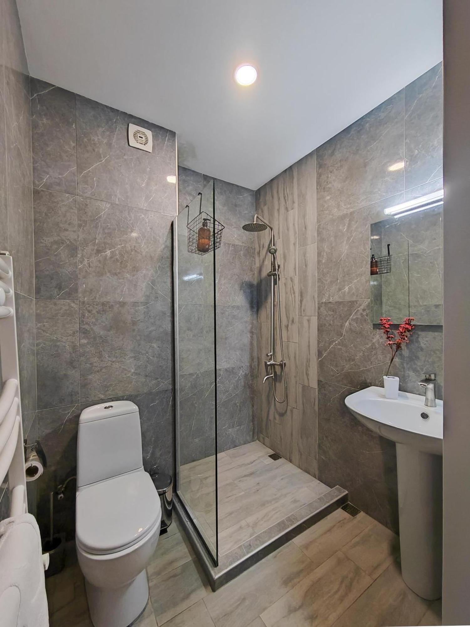 Round Garden Hotel تبليسي المظهر الخارجي الصورة